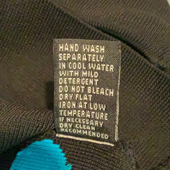 NEW!!! Off the Shoulder Polka Dotted Sweater with 3/4 Sleeves - Picture 3 of 4